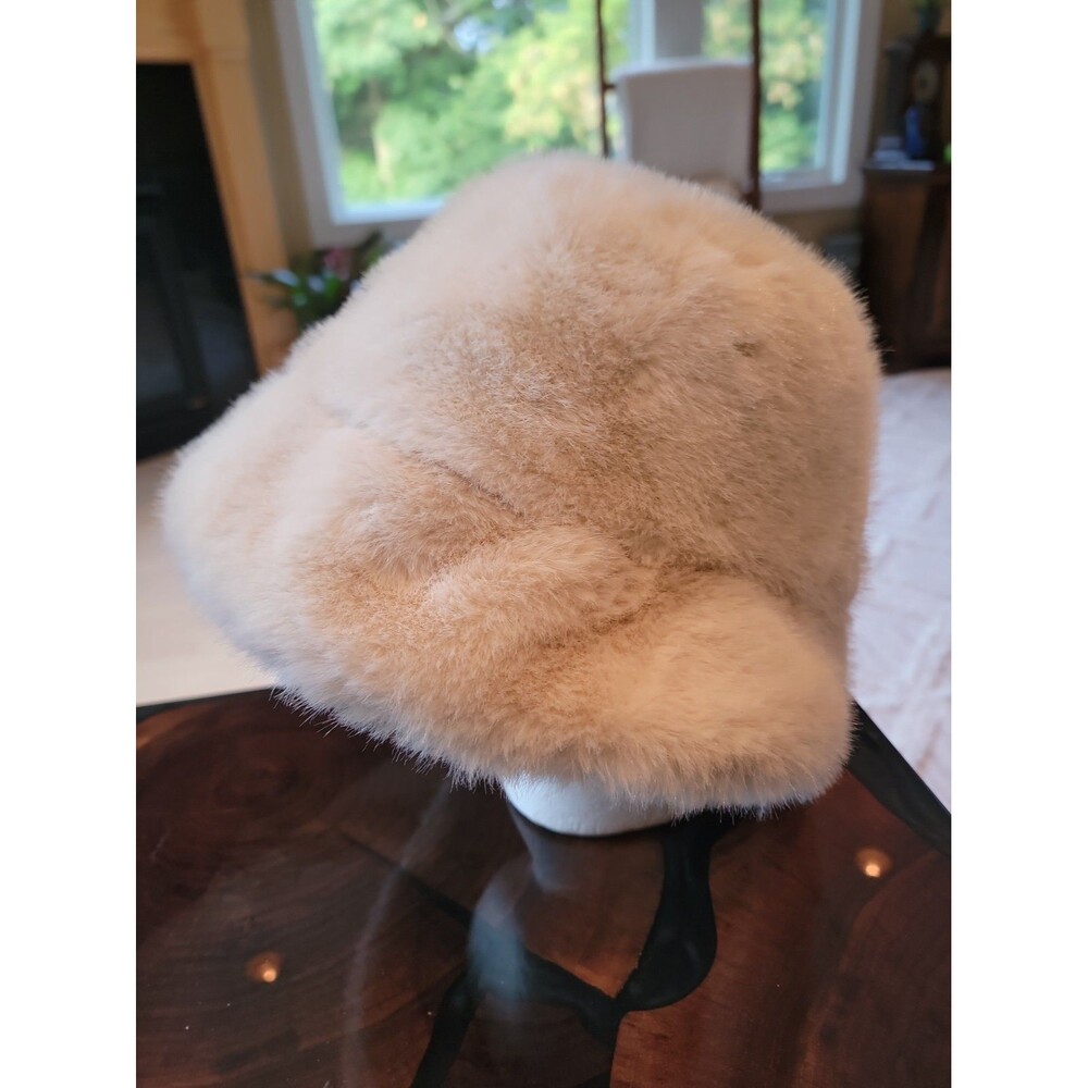 Natasha Faux Fur Bucket Hat Womens One Size Cream